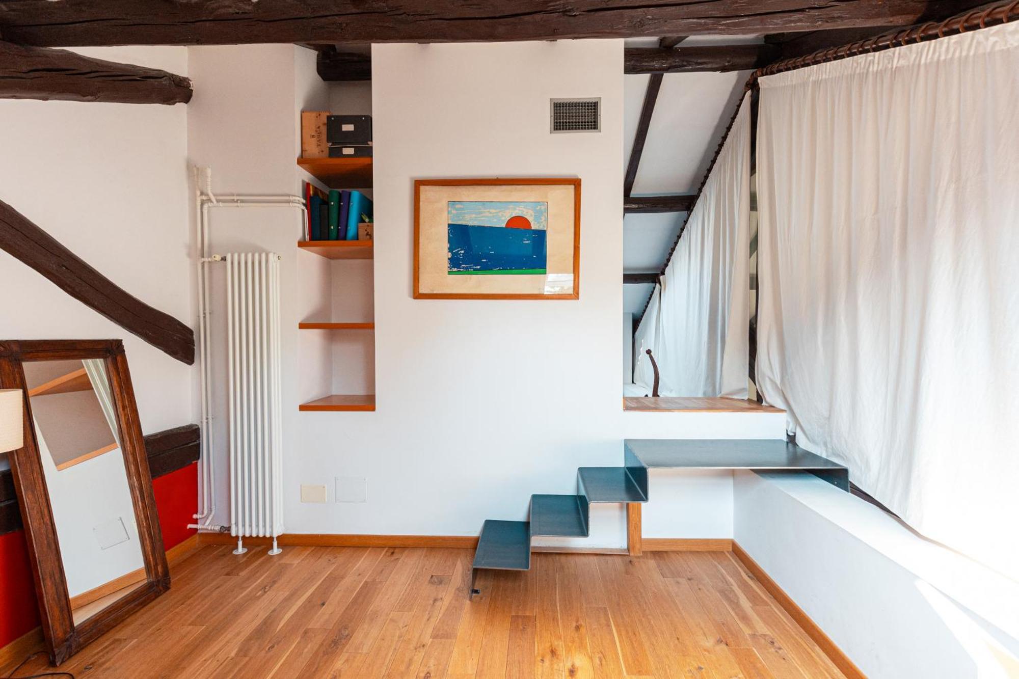 Dehon Apartment